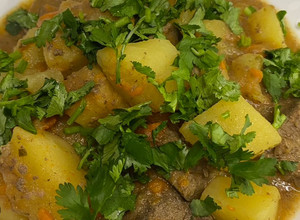 Фото Яловича печінка з овочами тушкована в мультиварці😋.