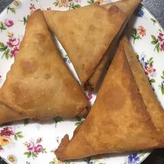A picture of Wheat samosa.