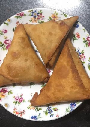 A picture of Wheat samosa.