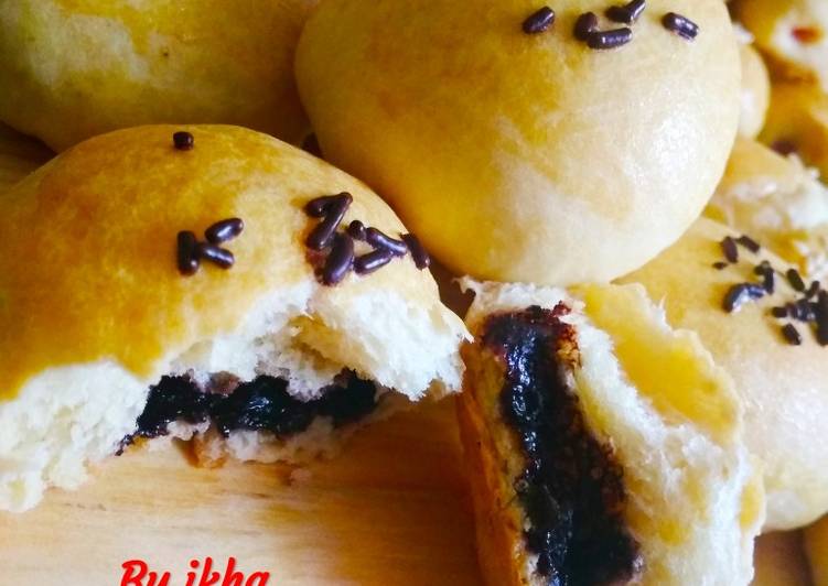 Roti isi coklat