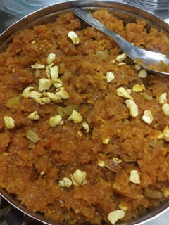 ગાજર નો હલવો (Gajar Halwa Recipe In Gujarati) રેસીપી મુખ્ય ફોટો