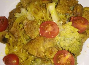 Una foto de Fideos con romanesco y ternera