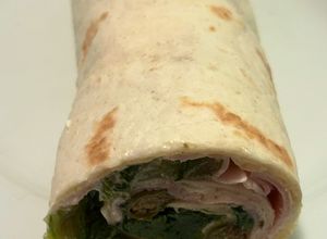 Foto di Tortilla lattuga saltata e prosciutto