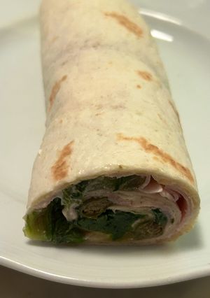 Foto di Tortilla lattuga saltata e prosciutto