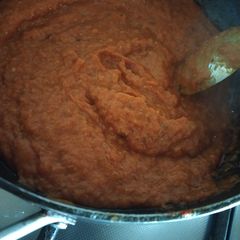 A picture of Spicy chutney.