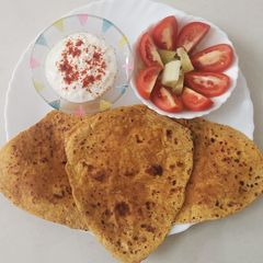 A picture of Bottle gourd paratha.