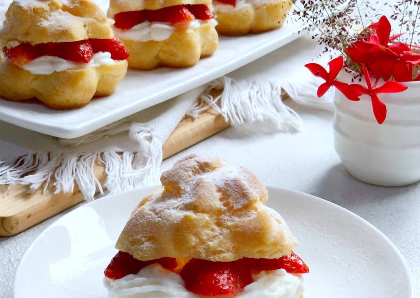Kue Sus Kokoh - Choux Strawberry