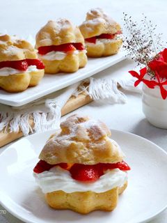 Foto resep Kue Sus Kokoh - Choux Strawberry