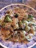 Corbatitas con brócoli y queso azul