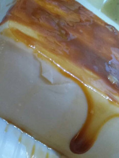 Una foto de Gelatina de leche con cajeta