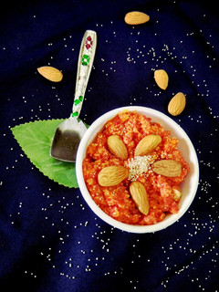 गाजर का हलवा (Gajar ka halwa recipe in hindi) रेसिपी मुख्य फोटो