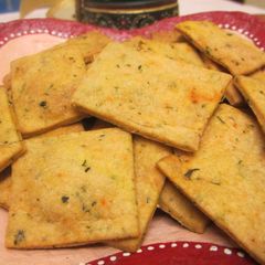 A picture of Healthy Diwali Treats : Baked Wholewheat Mathri.