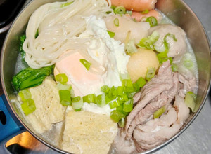 #快速晚餐 家常蔥開煨麵 的食譜成品照片