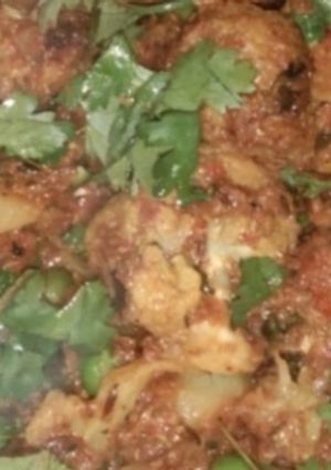 आलू गोभी मटर की सूखी सब्जी (Aloo gobhi matar ki sukhi sabzi recipe in hindi) रेसिपी मुख्य फोटो