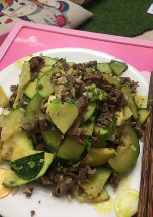Hình của món Bí ngò xào bò.