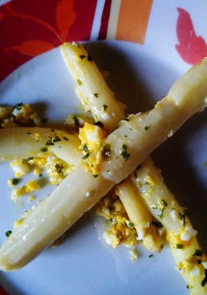 Une photo de Asperges blanches à la vinaigrette