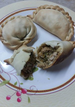 Una foto de Empanadas de pollo y atún!