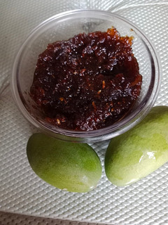 कच्चे आम की चटनी(kachhe aam ki chutney recipe in hindi) रेसिपी मुख्य फोटो