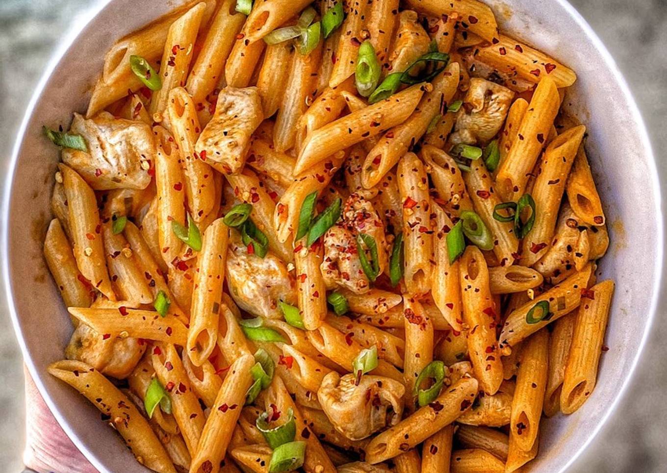 Buffalo chicken pasta bake