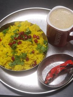 બટાકા પૌઆ (Bataka Poha Recipe In Gujarati) રેસીપી મુખ્ય ફોટો