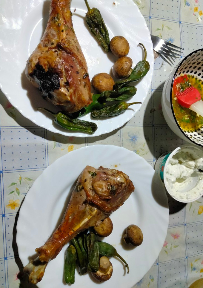 Una foto de Muslos de pavo congelados, en aifryer