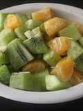Ensalada de pepino, kiwi y mandarina