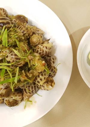 Hình của món Ốc hương xào tỏi ớt.