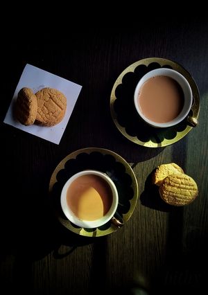 আদা এলাচের মালাই চা রেসিপির প্রধান ছবি