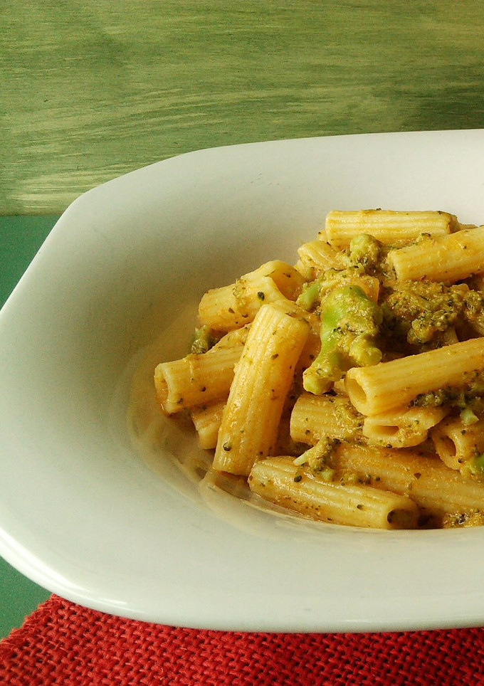 Una foto de Pasta con brócoli