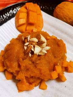 आंब्याचा शिरा (Mango Sheera Recipe In Marathi) रेसिपी चे मुख्य फोटो