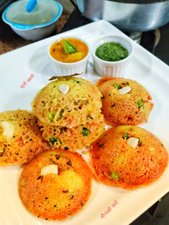 सूजी इडली (Suji idli recipe in Hindi) रेसिपी मुख्य फोटो
