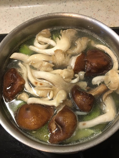 清爽苦瓜菇菇🍄湯 的食譜成品照片