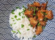 Una foto de pollo arroz basmati