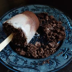 A picture of Oreo popsicles.