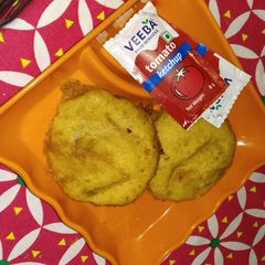 A picture of Aloo chop.