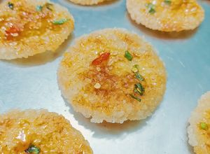 Hình của món Cơm cháy mắm hành.