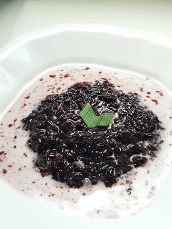 Langkah Mudah untuk Membikin Resep Bubur Ketan Hitam yang Uenak Anti Ribet, Lezat Sekali