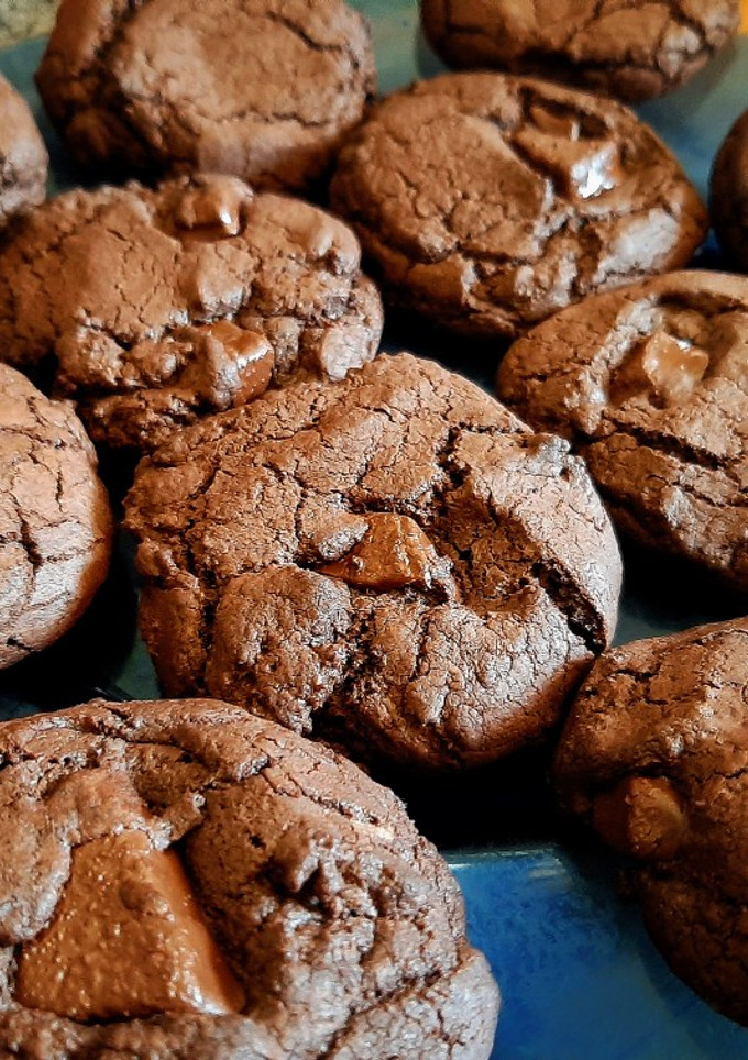 Csupa csokis süti 🤎 recept fotója