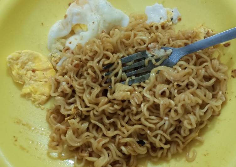 4. Indomie Goreng telur