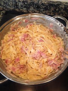 Una foto de Tallarines carbonara