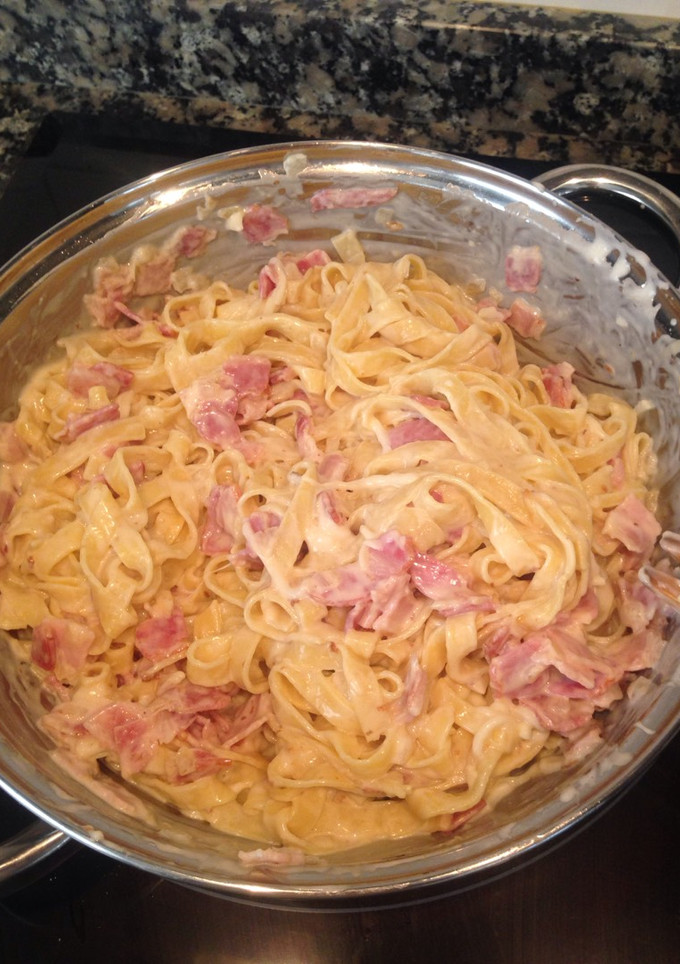 Una foto de Tallarines carbonara