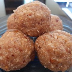 A picture of Punjabi pinni laddu- winter special.