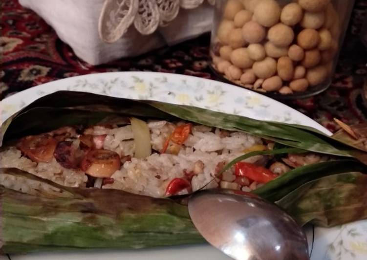 Nasi Bakar Cumi Asin Pedas