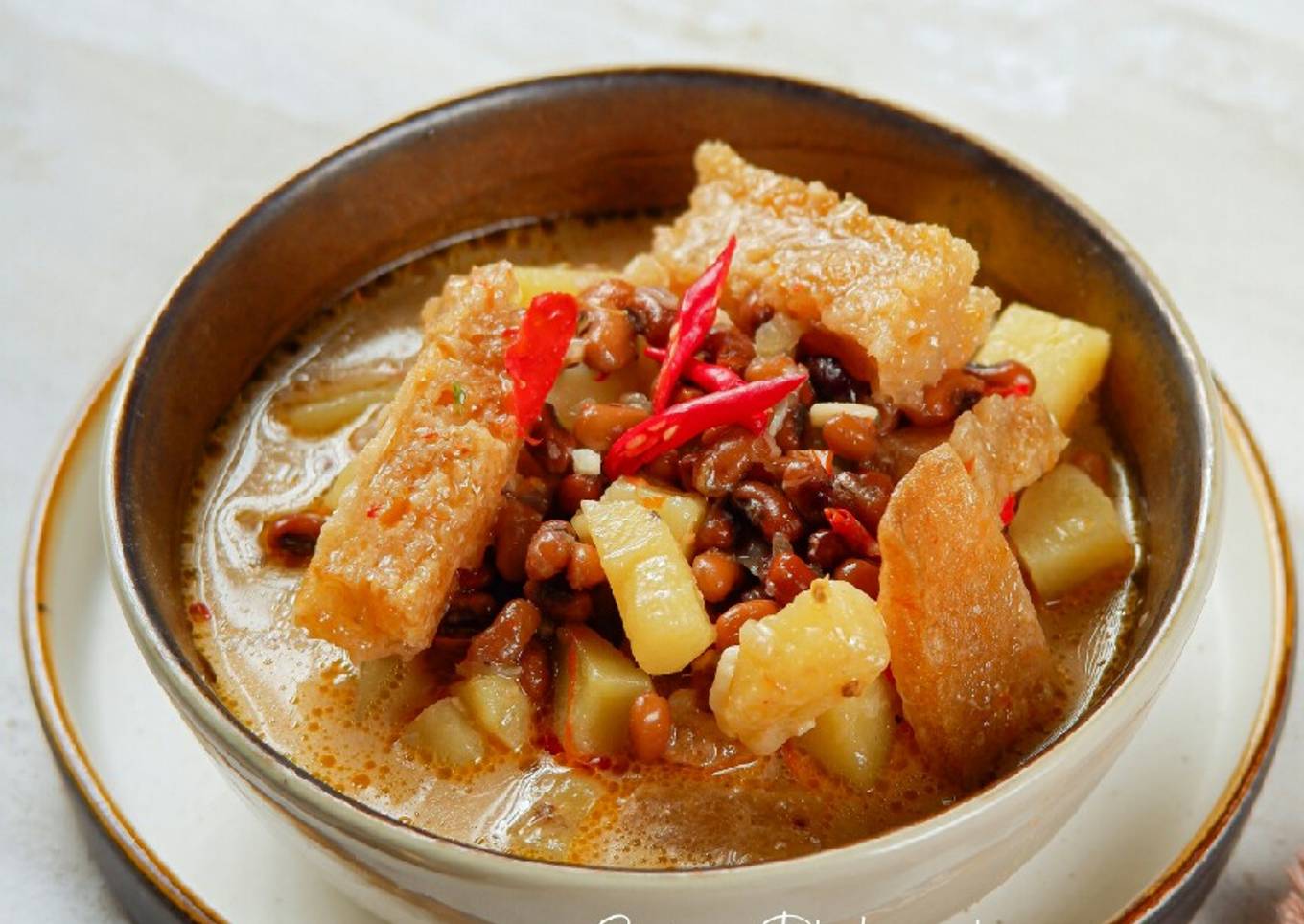 Sambel goreng kentang tholo