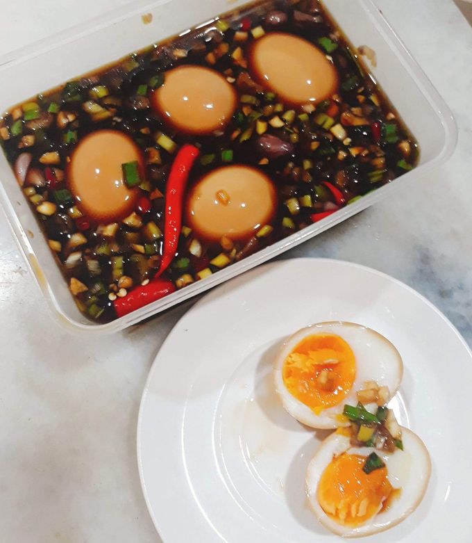 Hình của món Trứng gà ngâm tương.