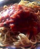 Salsa para fideos con chorizo de cerdo
