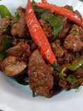 ผัดเผ็ดเครื่องในไก่
