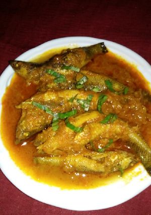 টাকি মাছের মাথা থেকে লেজ সহ আস্ত ভুনা রেসিপির প্রধান ছবি