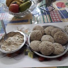 A picture of Green moongdaal Idli.