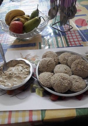 A picture of Green moongdaal Idli.